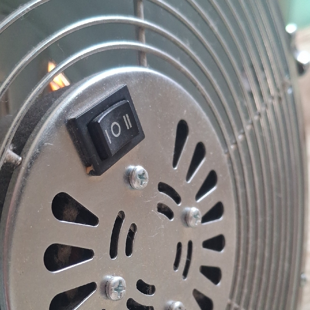 Merkury Vintage Desk Fan - Soft Green - Picture 5 of 5